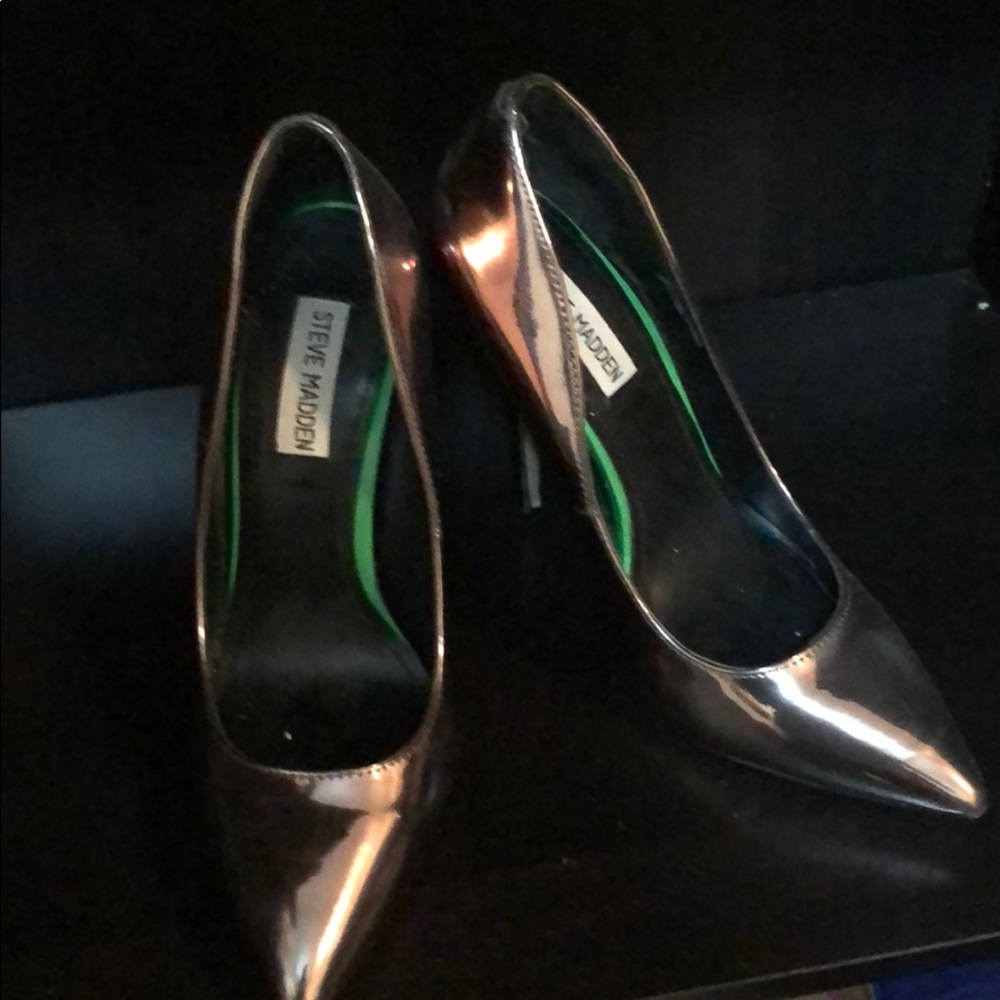 Steve Madden Darrt pewter pumps